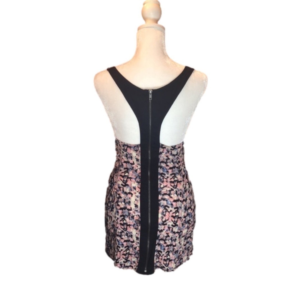 SILENCE + NOISE Floral Tank w/ Sexy Zip up Back Size S - Picture 4 of 7